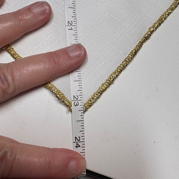 NWOT 4 White Gold Braided Napkin Rings Metallic Sheen Table Decor - Picture 3 of 3